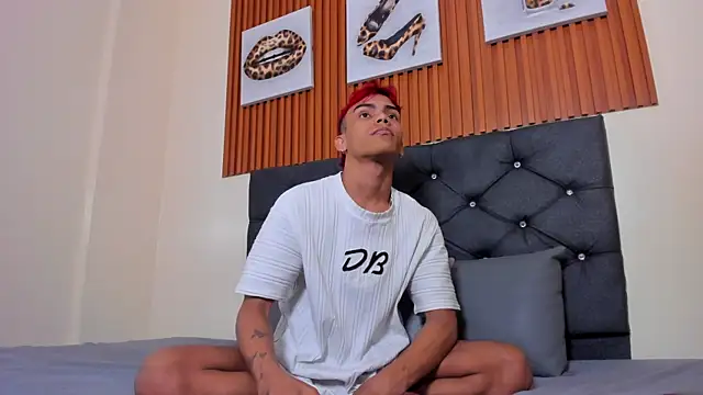 Snapshot of enzo_carter chatting on 17, 10, 2025 enzo carter online show from 17, 10, 2025