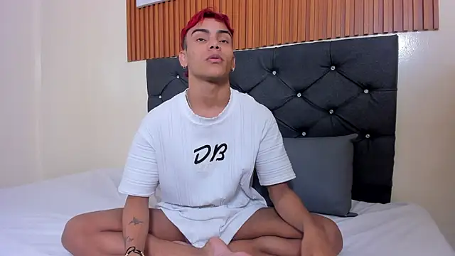 Snapshot of enzo_carter chatting on 20, 10, 2025 enzo carter online show from 20, 10, 2025