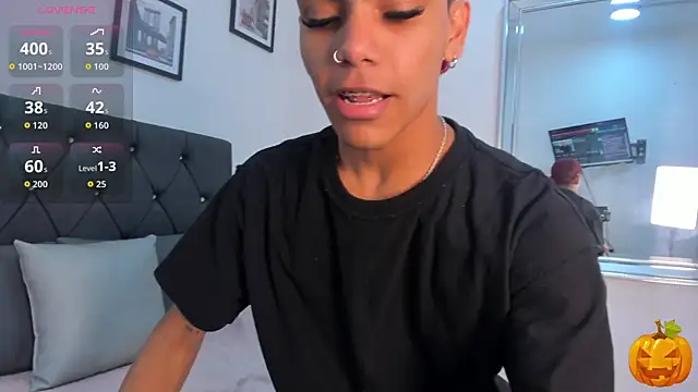 Snapshot of enzo_carter chatting on 27, 10, 2025 enzo carter online show from 27, 10, 2025