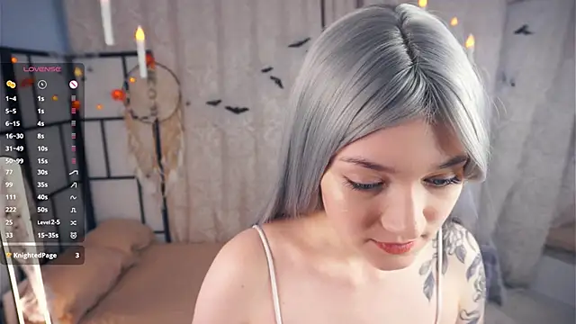 Snapshot of JinnySitts chatting on 31, 10, 2025 JinnySitts online show from 31, 10, 2025