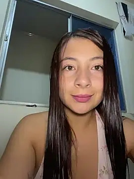 Snapshot of Karlee_Grey1 chatting on 28, 10, 2025 Karlee Grey1 online show from 28, 10, 2025