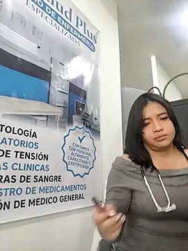 Snapshot of MILA__06 chatting on 4, 4, 2026 MILA 06 online show from 4, 4, 2026