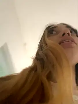 Snapshot of loirinhaaa chatting on 3, 10, 2025 loirinhaaa online show from 3, 10, 2025