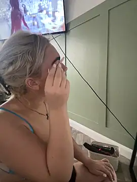 Snapshot of BelleXx chatting on 17, 10, 2025 BelleXx online show from 17, 10, 2025