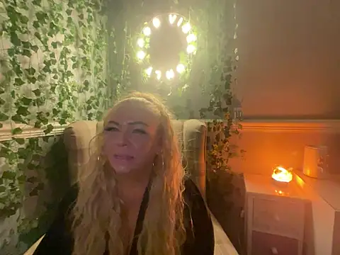Snapshot of BonnyDesire chatting on 1, 10, 2025 BonnyDesire online show from 1, 10, 2025
