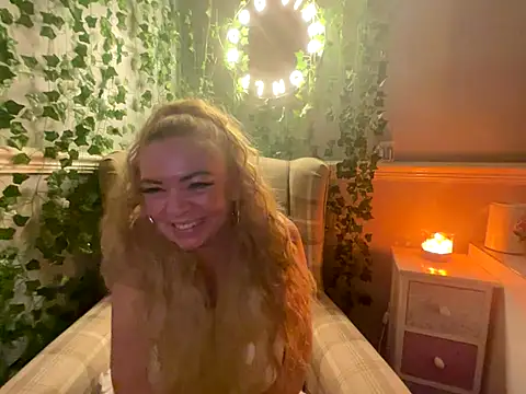 Snapshot of BonnyDesire chatting on 16, 10, 2025 BonnyDesire online show from 16, 10, 2025