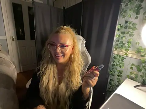 BonnyDesire online show from 24, 3, 2026