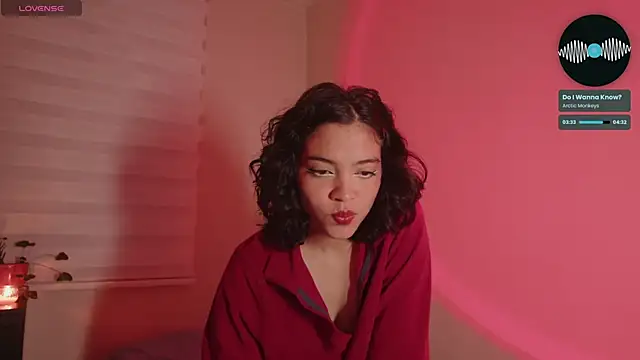 Snapshot of _curiouskitten_ chatting on 19, 9, 2025 curiouskitten online show from 19, 9, 2025