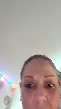 Snapshot of curvybabe88 chatting on 29, 10, 2025 curvybabe88 online show from 29, 10, 2025