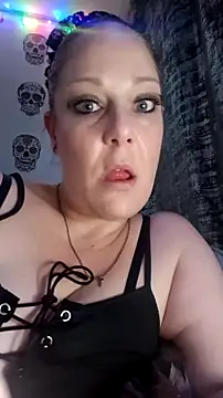 Snapshot of curvybabe88 chatting on 25, 11, 2025 curvybabe88 online show from 25, 11, 2025