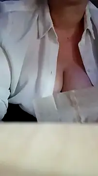 Snapshot of curvybabe88 chatting on 2, 12, 2025 curvybabe88 online show from 2, 12, 2025