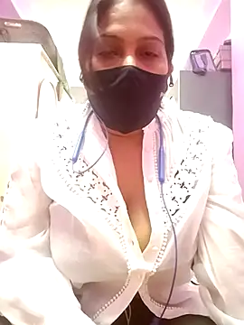 Snapshot of HEENA_STRIP chatting on 18, 9, 2025 HEENA STRIP online show from 18, 9, 2025