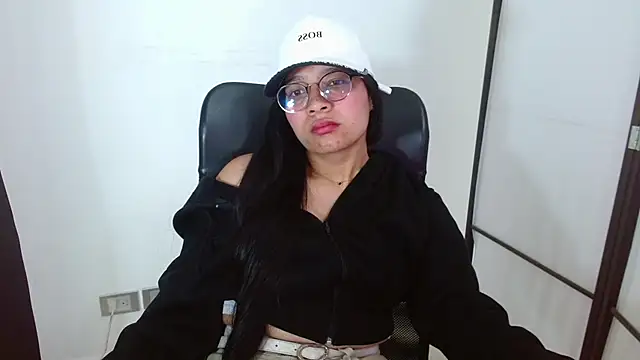 Snapshot of Miasky2 chatting on 18, 9, 2025 Miasky2 online show from 18, 9, 2025