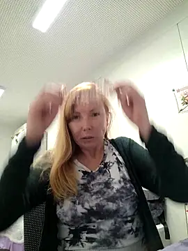 Snapshot of JenyJansi chatting on 17, 9, 2025 JenyJansi online show from 17, 9, 2025