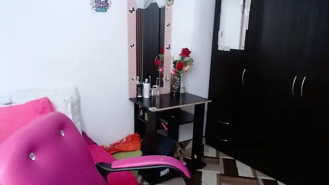 Snapshot of camilavargas_ chatting on 2, 10, 2025 camilavargas online show from 2, 10, 2025