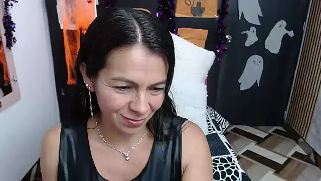 Snapshot of camilavargas_ chatting on 29, 10, 2025 camilavargas online show from 29, 10, 2025