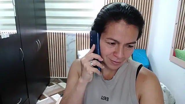 camilavargas  online show from 4, 5, 2026