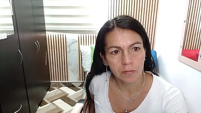 camilavargas  online show from 23, 5, 2026
