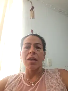 camilavargas  online show from 28, 5, 2026