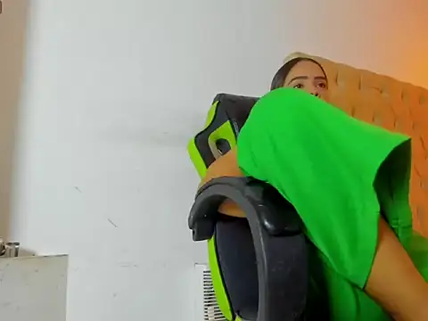 Snapshot of Naomis_35 chatting on 15, 10, 2025 Naomis 35 online show from 15, 10, 2025