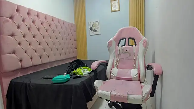 Naomis 35 online show from 2, 12, 2025