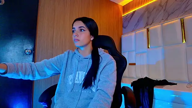 Snapshot of sophiadoll_tf chatting on 29, 10, 2025 sophiadoll tf online show from 29, 10, 2025