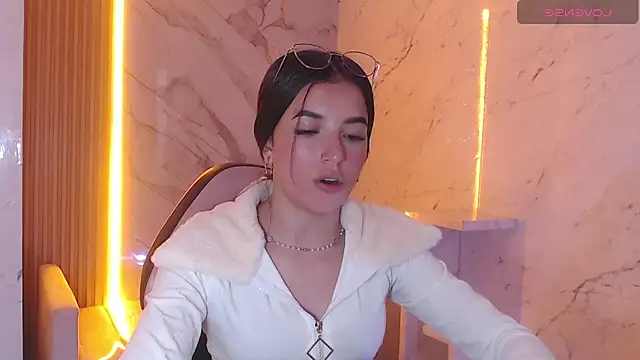sophiadoll tf online show from 15, 5, 2026