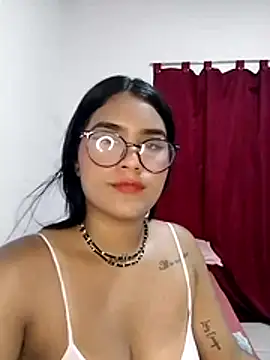 Snapshot of Renata_Zoe chatting on 29, 10, 2025 Renata Zoe online show from 29, 10, 2025