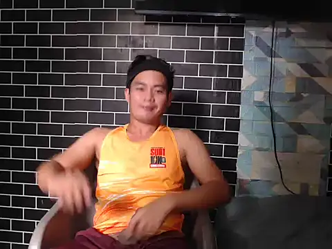 Snapshot of Newt4U chatting on 18, 11, 2025 Newt4U online show from 18, 11, 2025