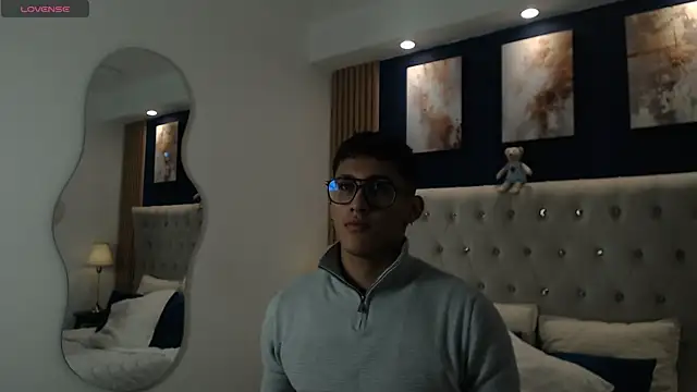 Snapshot of SalvadorFit chatting on 3, 3, 2026 SalvadorFit online show from 3, 3, 2026