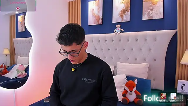 Snapshot of SalvadorFit chatting on 10, 3, 2026 SalvadorFit online show from 10, 3, 2026