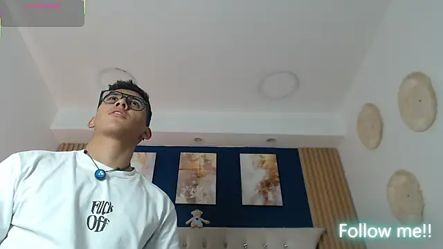 Snapshot of SalvadorFit chatting on 20, 3, 2026 SalvadorFit online show from 20, 3, 2026