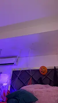 Snapshot of MeganMyerss_ chatting on 29, 10, 2025 MeganMyerss  online show from 29, 10, 2025