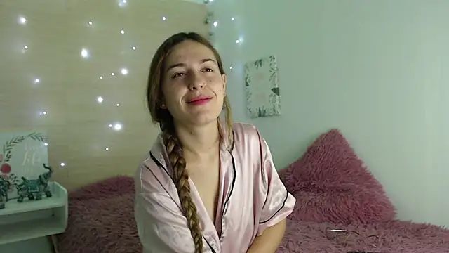 Snapshot of kat_desiree chatting on 19, 10, 2025 kat desiree online show from 19, 10, 2025