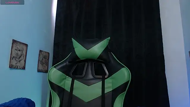 Snapshot of queen_salomme chatting on 12, 10, 2025 queen salomme online show from 12, 10, 2025