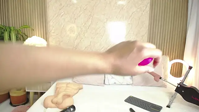 Snapshot of LawGoldman chatting on 28, 9, 2025 LawGoldman online show from 28, 9, 2025