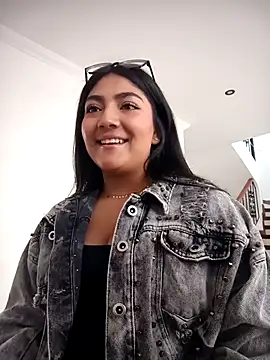 Violettabloom  online show from 6, 10, 2025