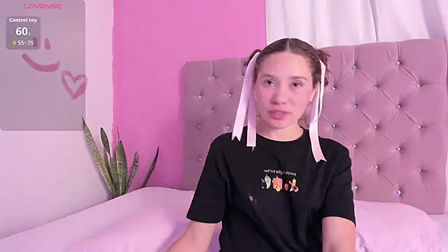 Snapshot of Daniela_Brown1 chatting on 9, 10, 2025 Daniela Brown1 online show from 9, 10, 2025