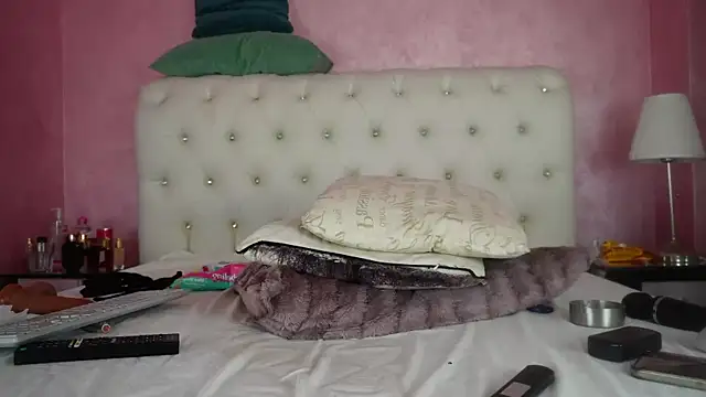 Snapshot of Zayla_Skye chatting on 7, 10, 2025 Zayla Skye online show from 7, 10, 2025