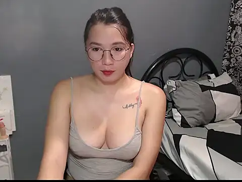 Snapshot of XxBigcumxX chatting on 1, 12, 2025 XxBigcumxX online show from 1, 12, 2025