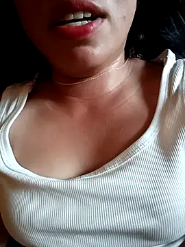 Snapshot of tulipsexy chatting on 13, 10, 2025 tulipsexy online show from 13, 10, 2025