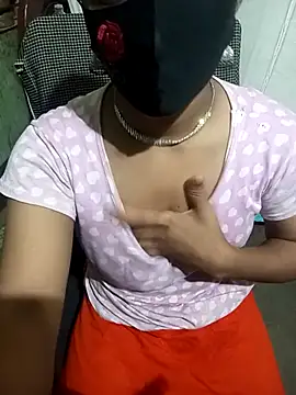 Snapshot of Cute_Couple59 chatting on 3, 10, 2025 Cute Couple59 online show from 3, 10, 2025