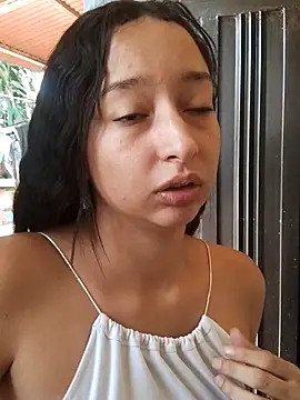 Snapshot of Vale_stone_ chatting on 4, 4, 2026 Vale stone online show from 4, 4, 2026