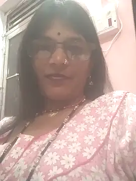 Snapshot of Hott_cutgirl chatting on 2, 10, 2025 Hott cutgirl online show from 2, 10, 2025