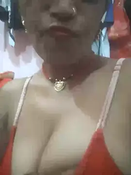 Snapshot of Hott_cutgirl chatting on 11, 10, 2025 Hott cutgirl online show from 11, 10, 2025