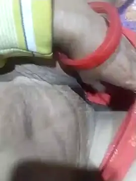 Snapshot of Hott_cutgirl chatting on 11, 11, 2025 Hott cutgirl online show from 11, 11, 2025