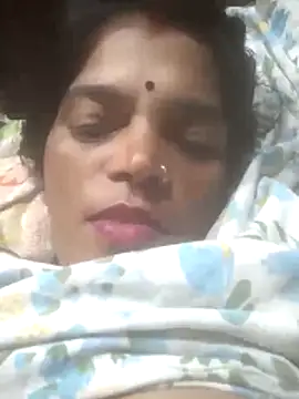 Snapshot of Hott_cutgirl chatting on 14, 11, 2025 Hott cutgirl online show from 14, 11, 2025