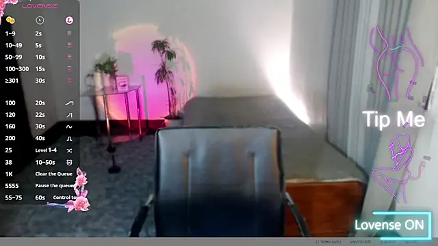 Snapshot of Divine_Goddesss chatting on 17, 10, 2025 Divine Goddesss online show from 17, 10, 2025