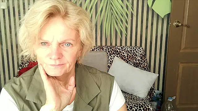 Snapshot of Zoe_Steell chatting on 21, 9, 2025 Zoe Steell online show from 21, 9, 2025