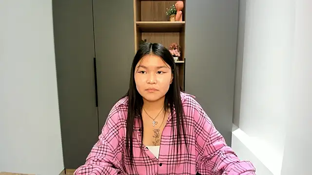 Snapshot of BrunaSand chatting on 18, 9, 2025 BrunaSand online show from 18, 9, 2025